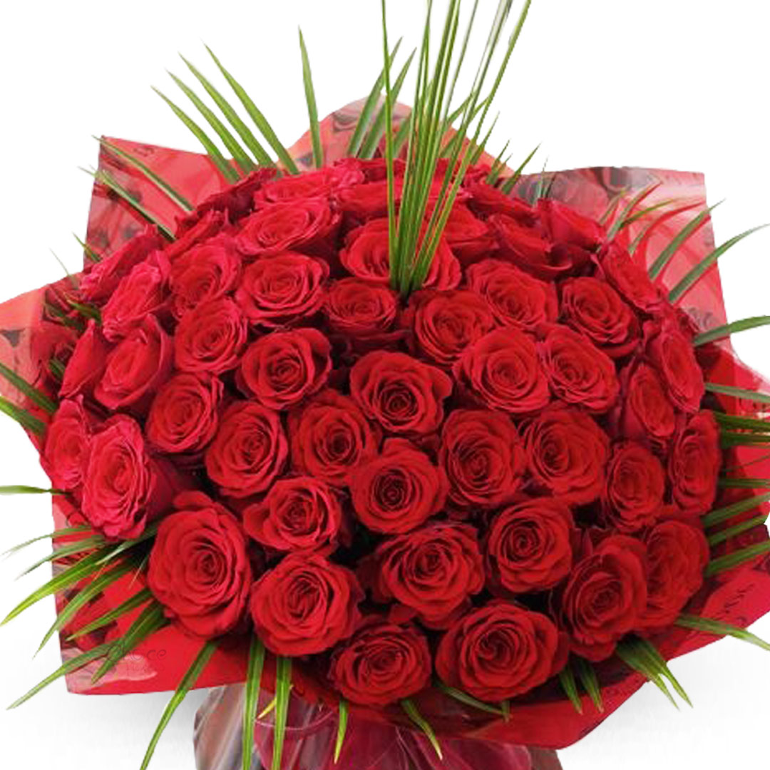 Red Roses with Green Fillers | Un Forgettable Valentine